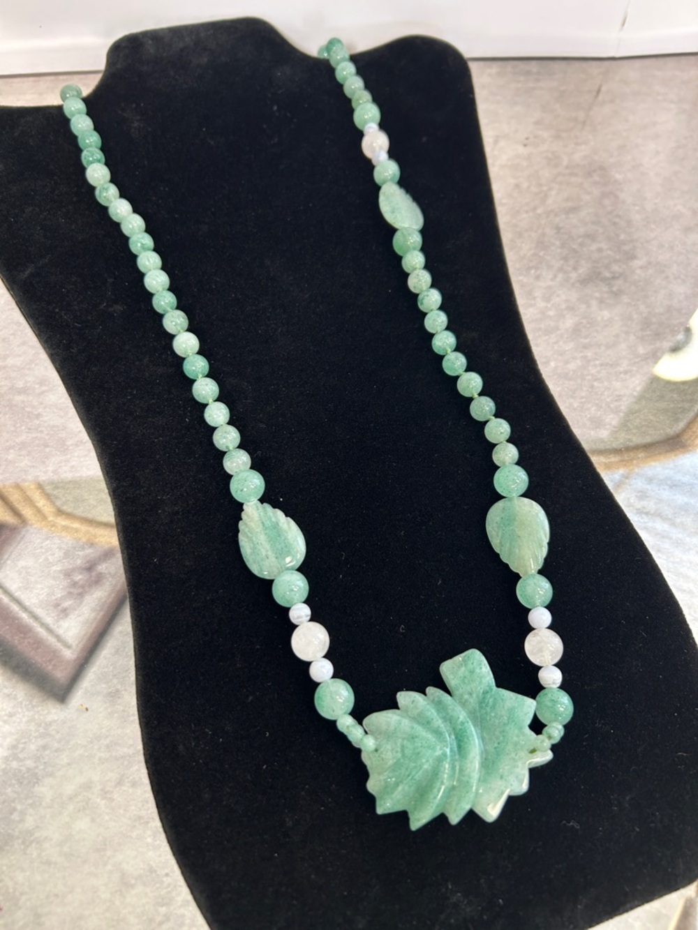 Vintage Carved Jade Stone Pendant Necklace - Women Jewelry